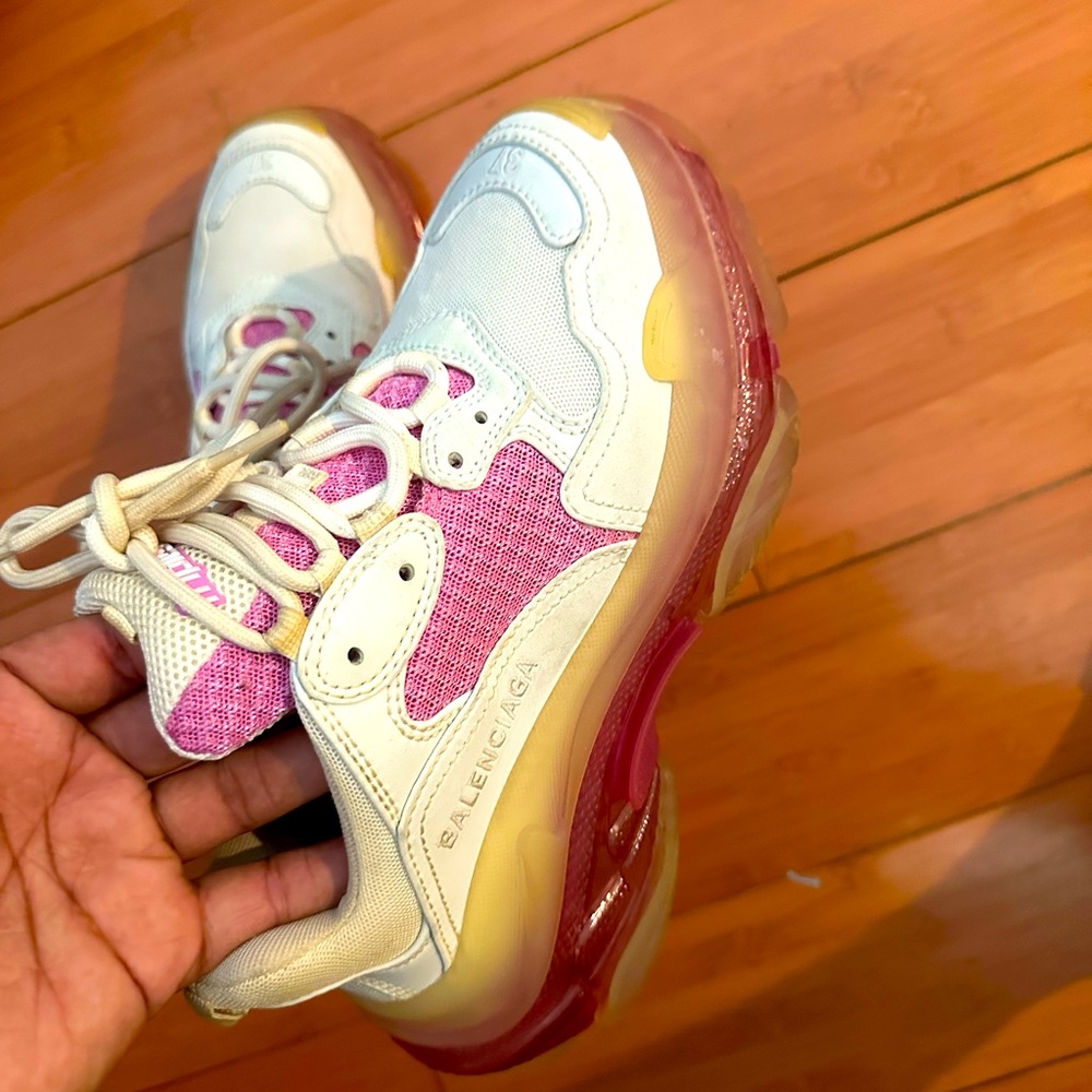 Balenciaga sneakers size 7 pink and white no insoles